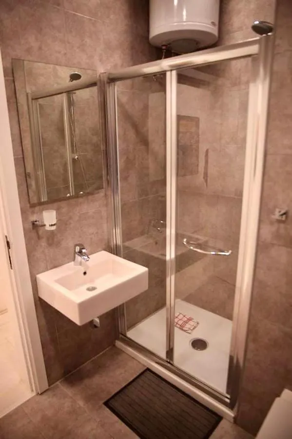 Leon Apartment - Highly Modern Sliema Stay 0*,  Malta