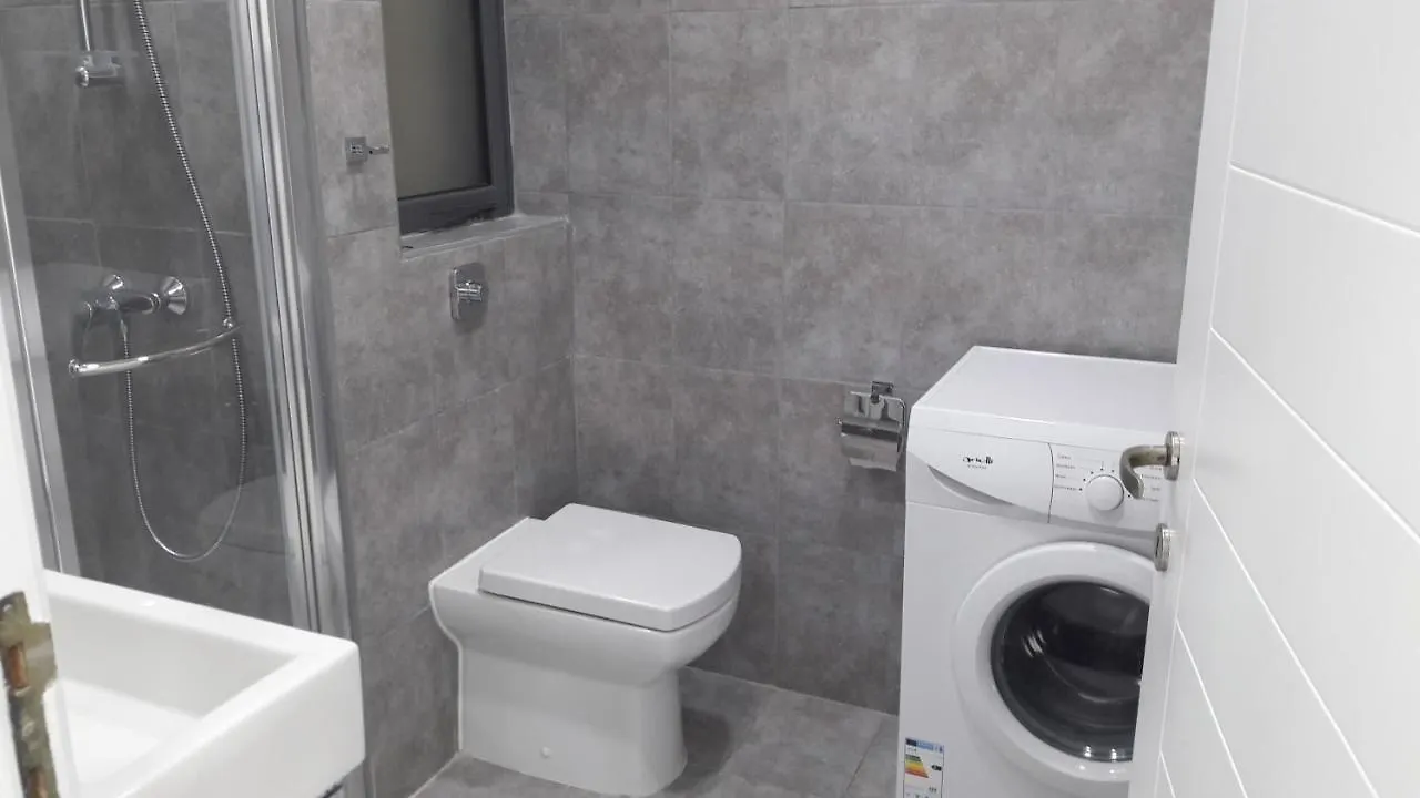 Leon Apartment - Highly Modern Sliema Stay
