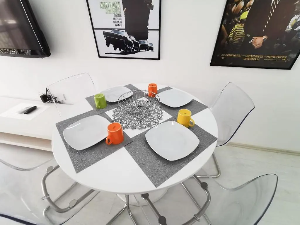 Leon Apartment - Highly Modern Sliema Stay