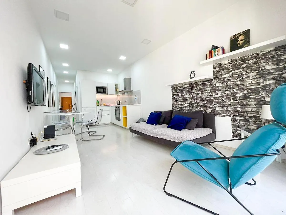 Leon Apartment - Highly Modern Sliema Stay